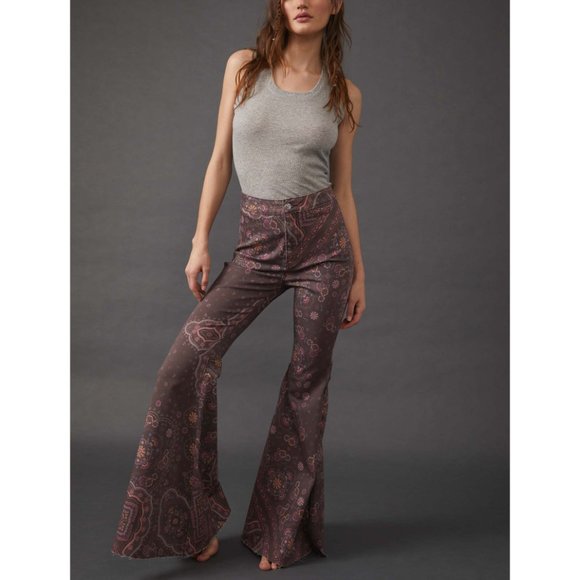 🎉LAST CHANCE🎉 FREE PEOPLE Just Float On Printed Flare Jeans / Chocolate Combo - Picture 12 of 14